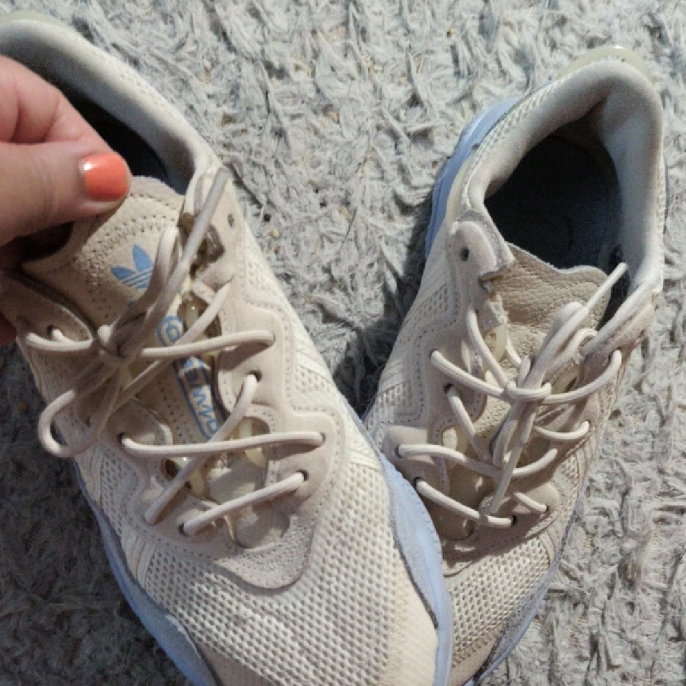 Adidas cream and lavender Sneakers
